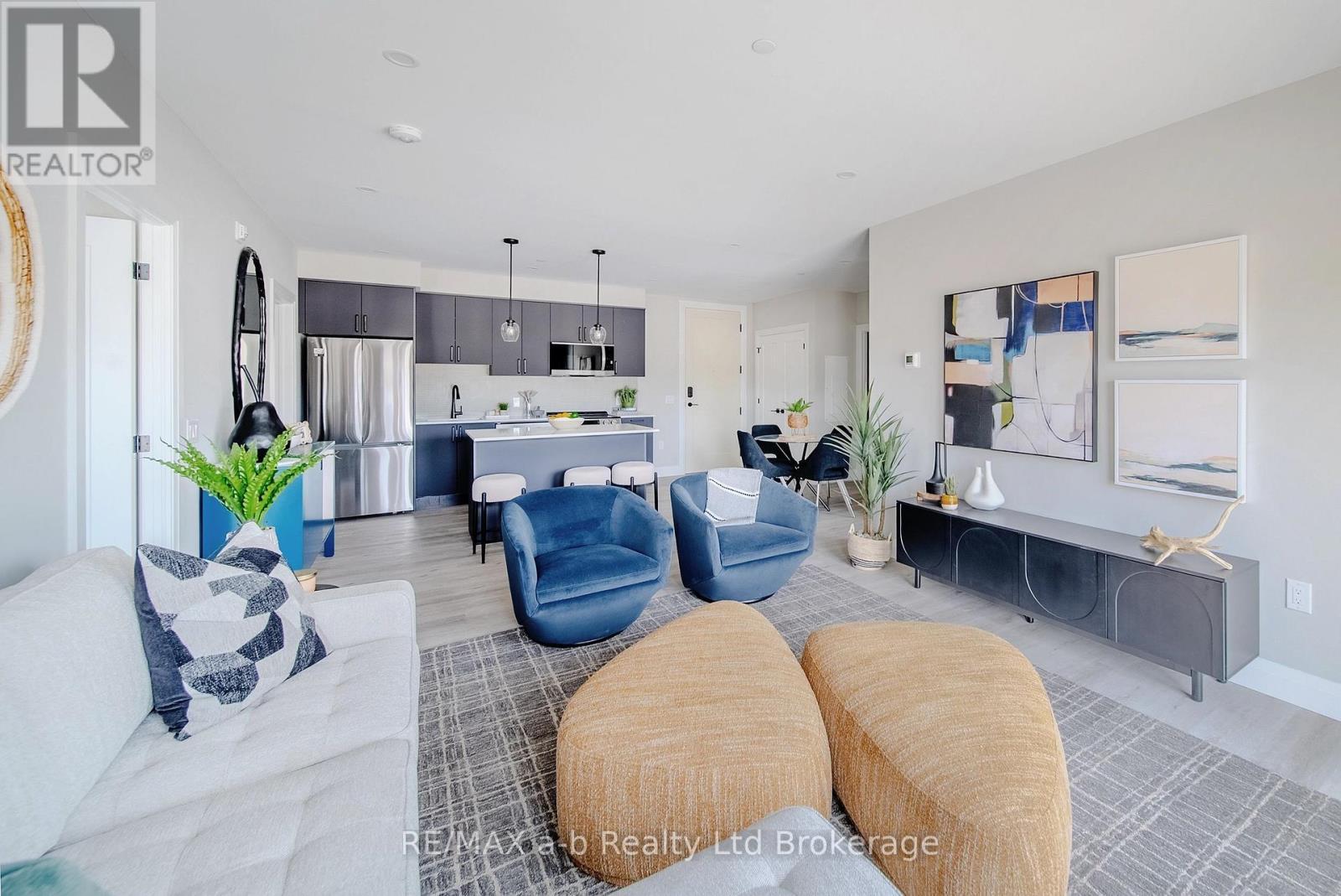 809 - 14 Harvest Avenue, Tillsonburg, ON - Indoor Photo Showing Living Room