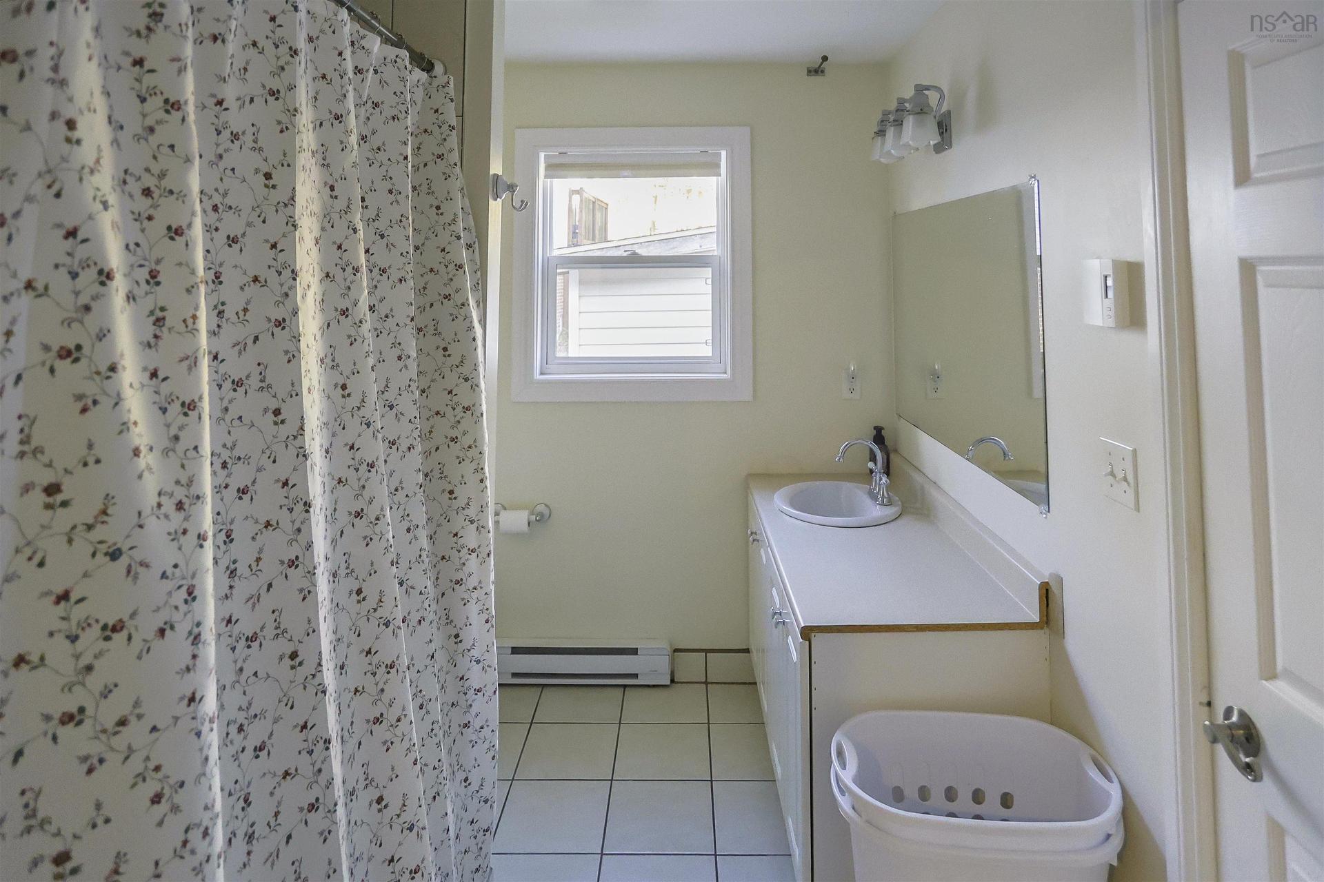 33 Micmac Drive, Dartmouth, NS