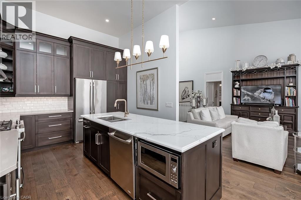 4252 Sarazen Drive, Burlington, ON - Indoor Photo Showing Kitchen With Double Sink With Upgraded Kitchen