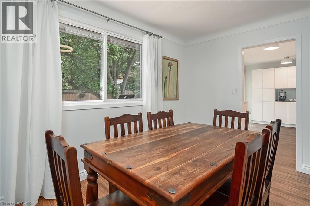 406 Oakwood Drive, Burlington, ON - Indoor Photo Showing Dining Room