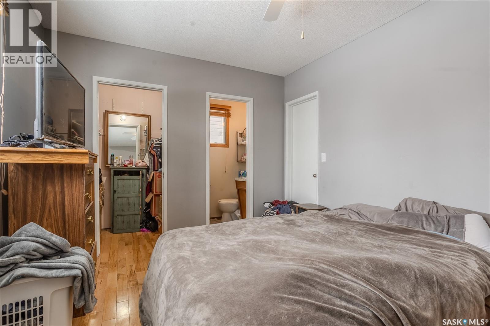 60 Clark Crescent, Saskatoon, SK - Indoor Photo Showing Bedroom