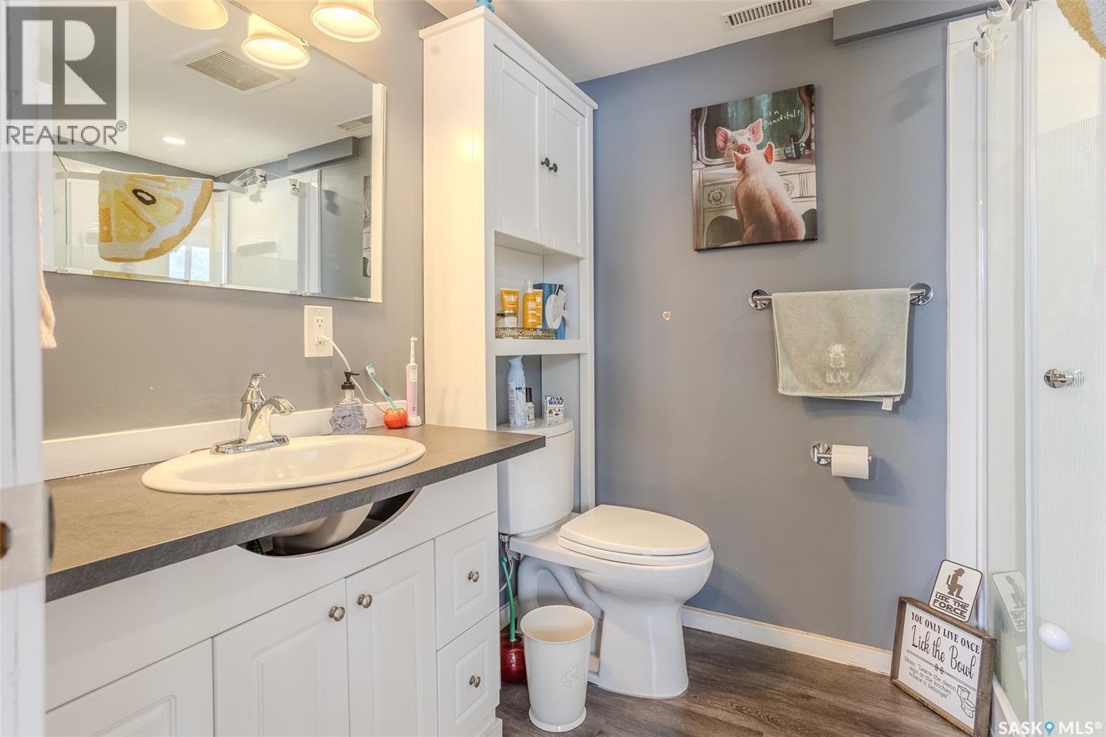 60 Clark Crescent, Saskatoon, SK - Indoor Photo Showing Bathroom