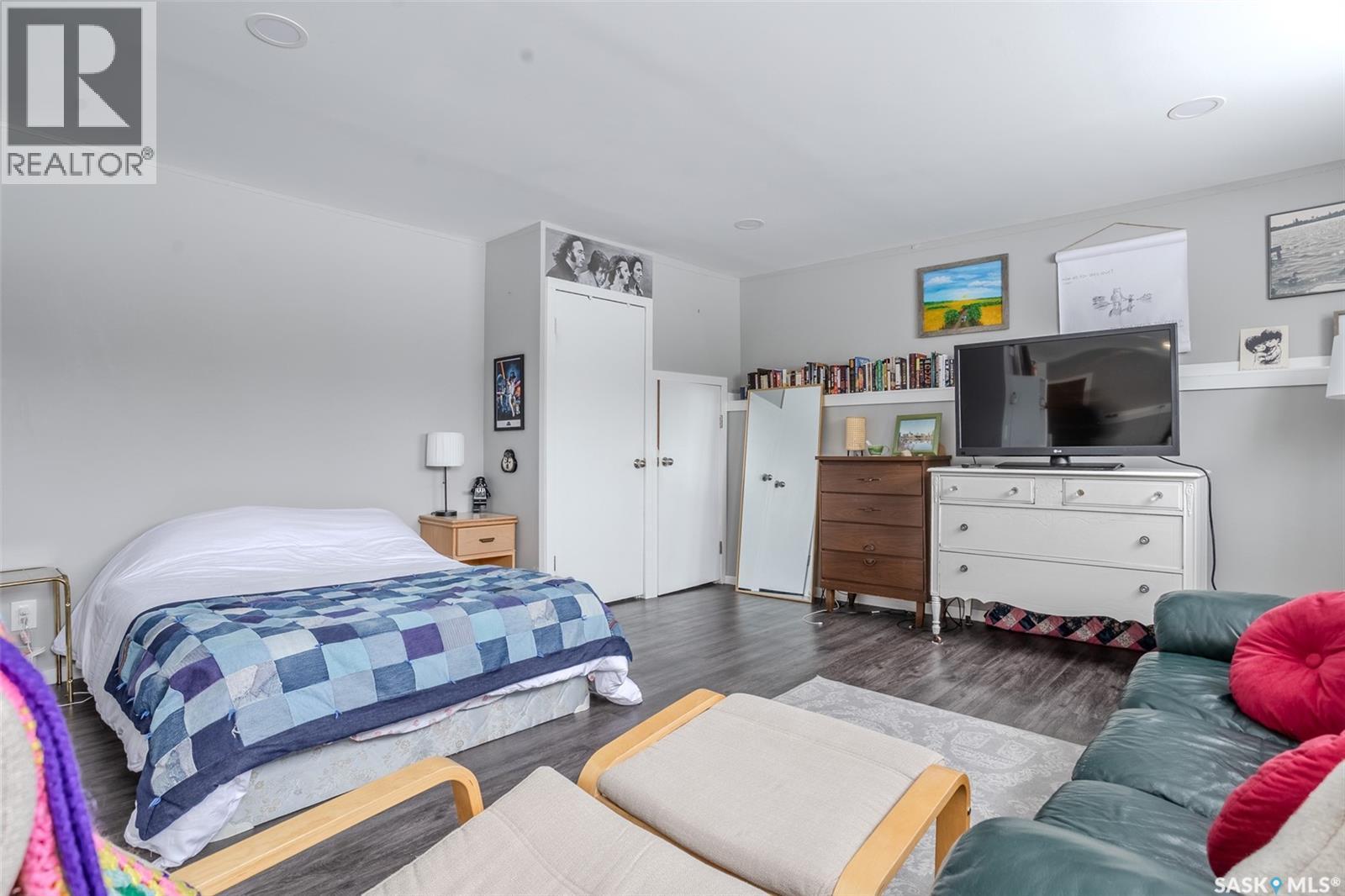 60 Clark Crescent, Saskatoon, SK - Indoor Photo Showing Bedroom