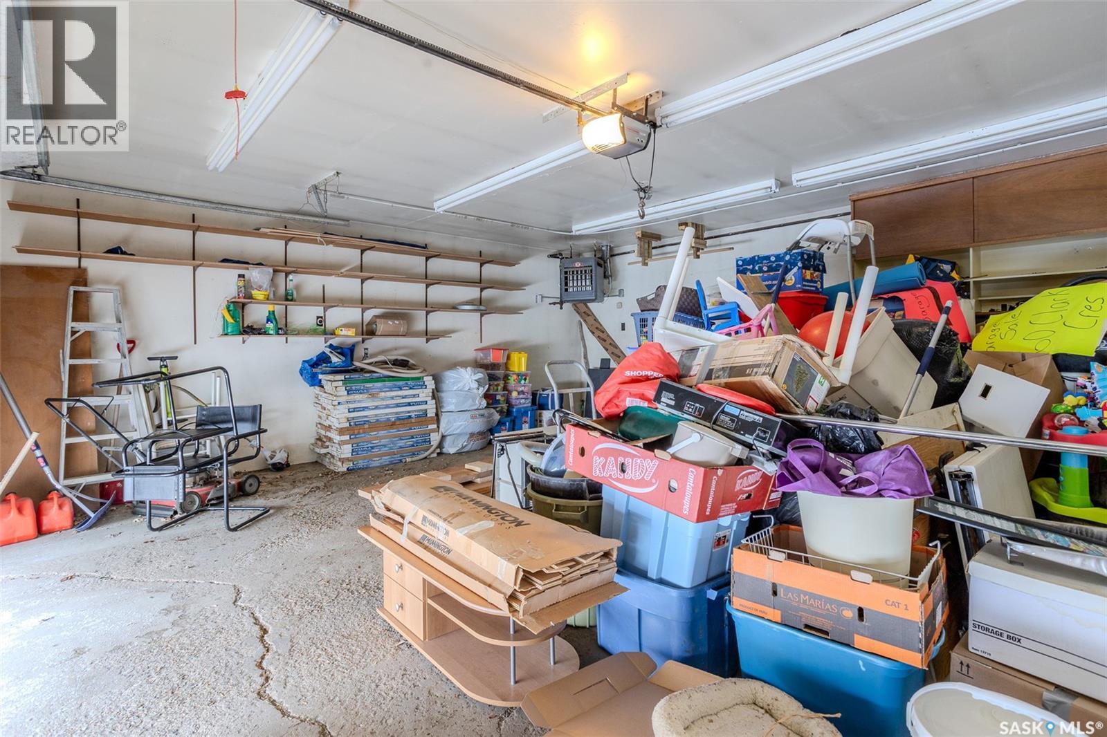 60 Clark Crescent, Saskatoon, SK - Indoor Photo Showing Garage