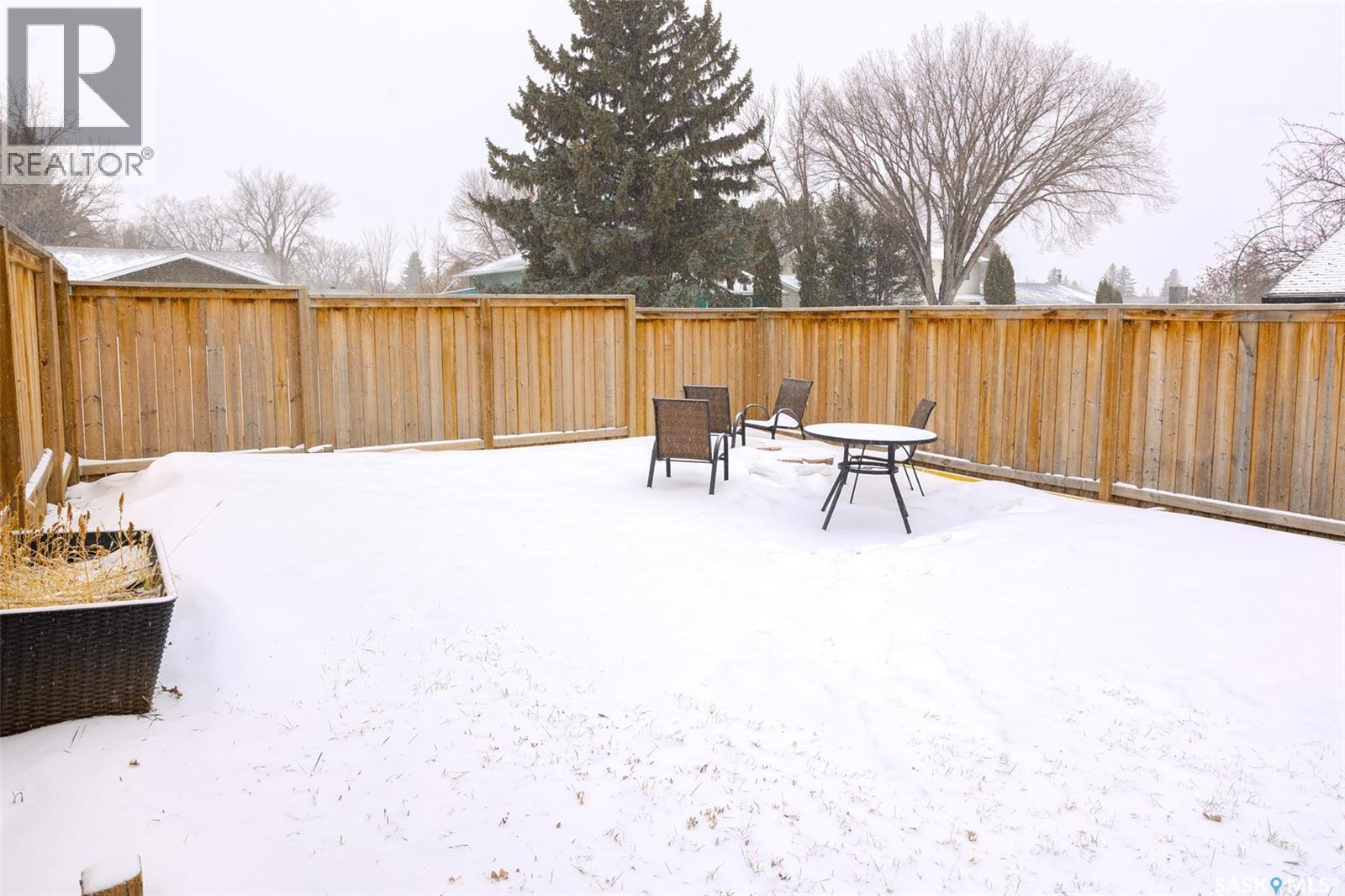 60 Clark Crescent, Saskatoon, SK - Outdoor
