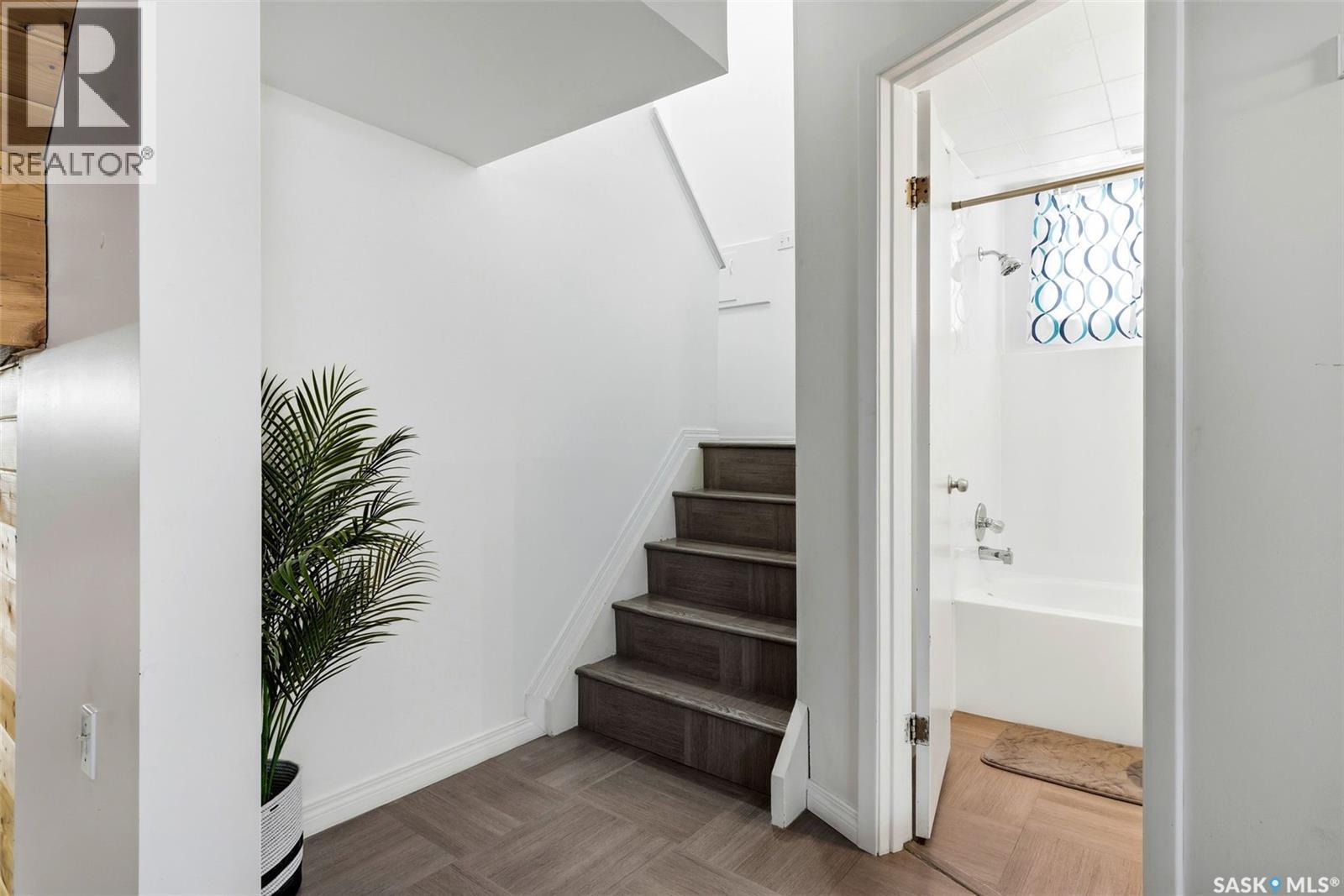 108 Matheson Crescent, Regina, SK - Indoor Photo Showing Other Room