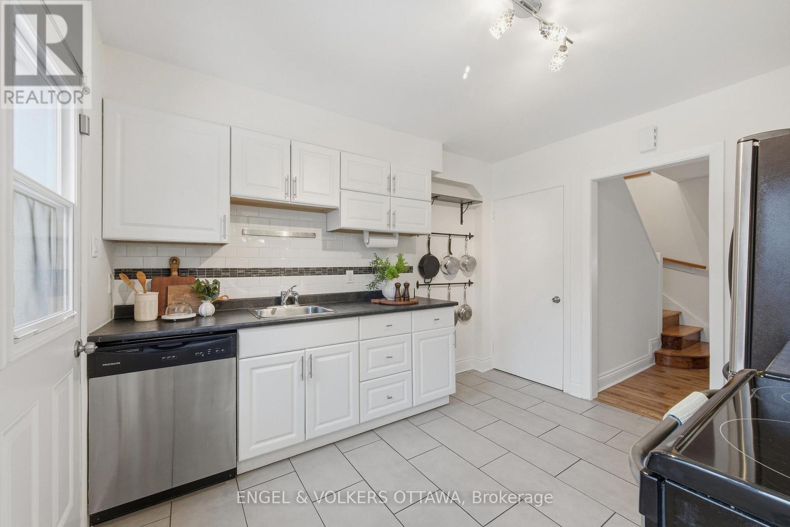 483 Prince Albert Street, Ottawa, ON - Indoor Photo Showing Kitchen