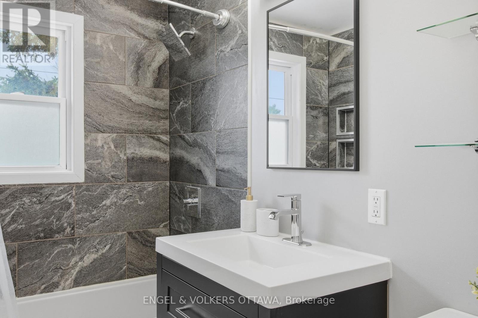 483 Prince Albert Street, Ottawa, ON - Indoor Photo Showing Bathroom