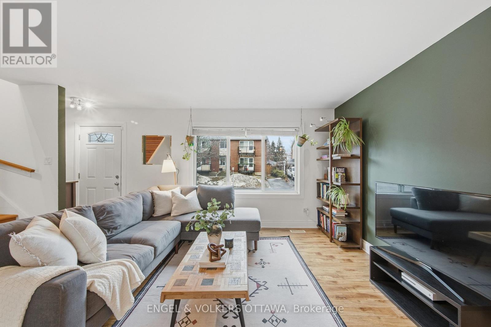 483 Prince Albert Street, Ottawa, ON - Indoor Photo Showing Living Room