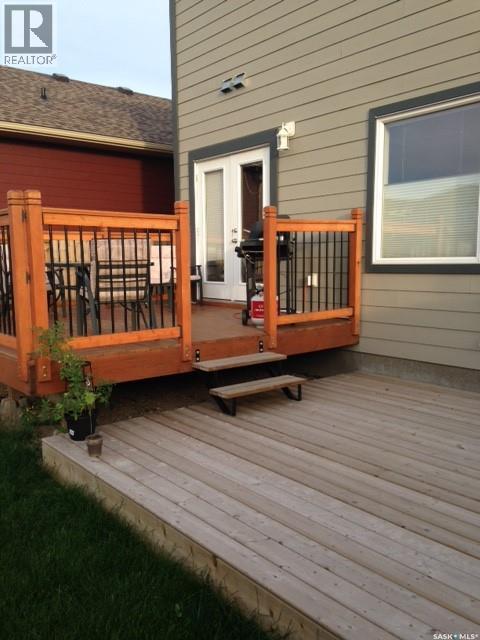 211 Mcbeth Crescent, Saskatoon, SK - Outdoor With Deck Patio Veranda With Exterior