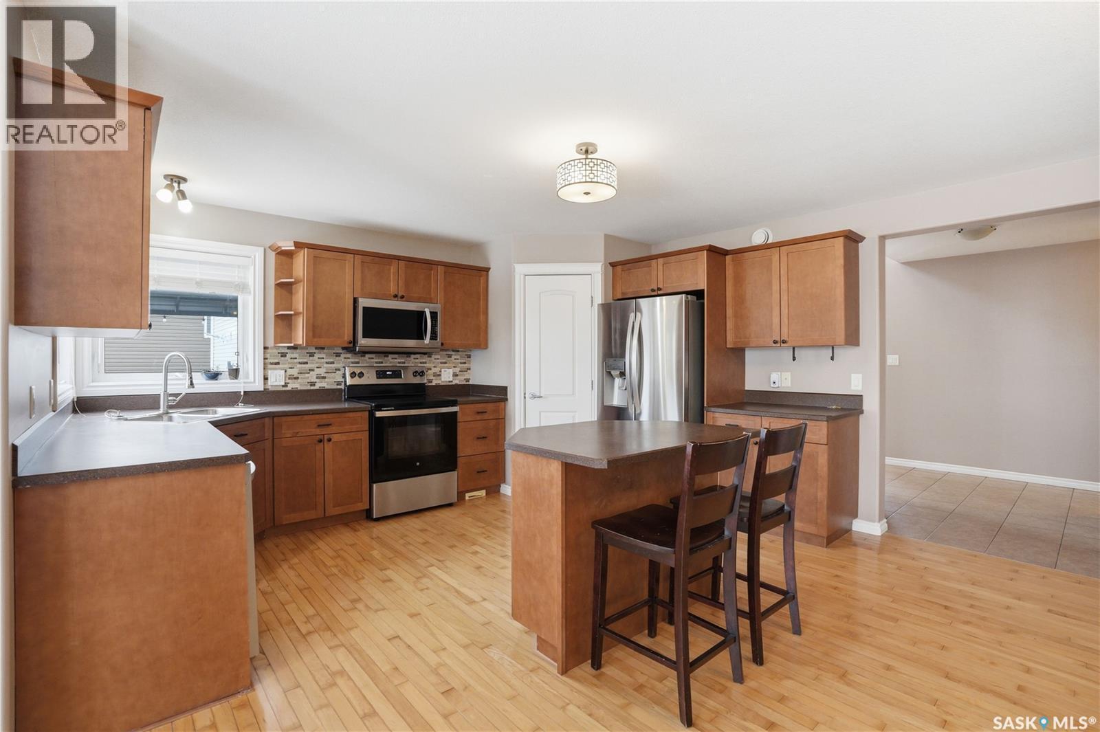 3286 Mcclocklin Road, Saskatoon, SK - Indoor Photo Showing Kitchen