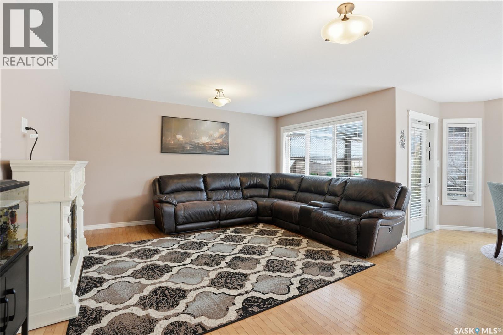 3286 Mcclocklin Road, Saskatoon, SK - Indoor Photo Showing Living Room