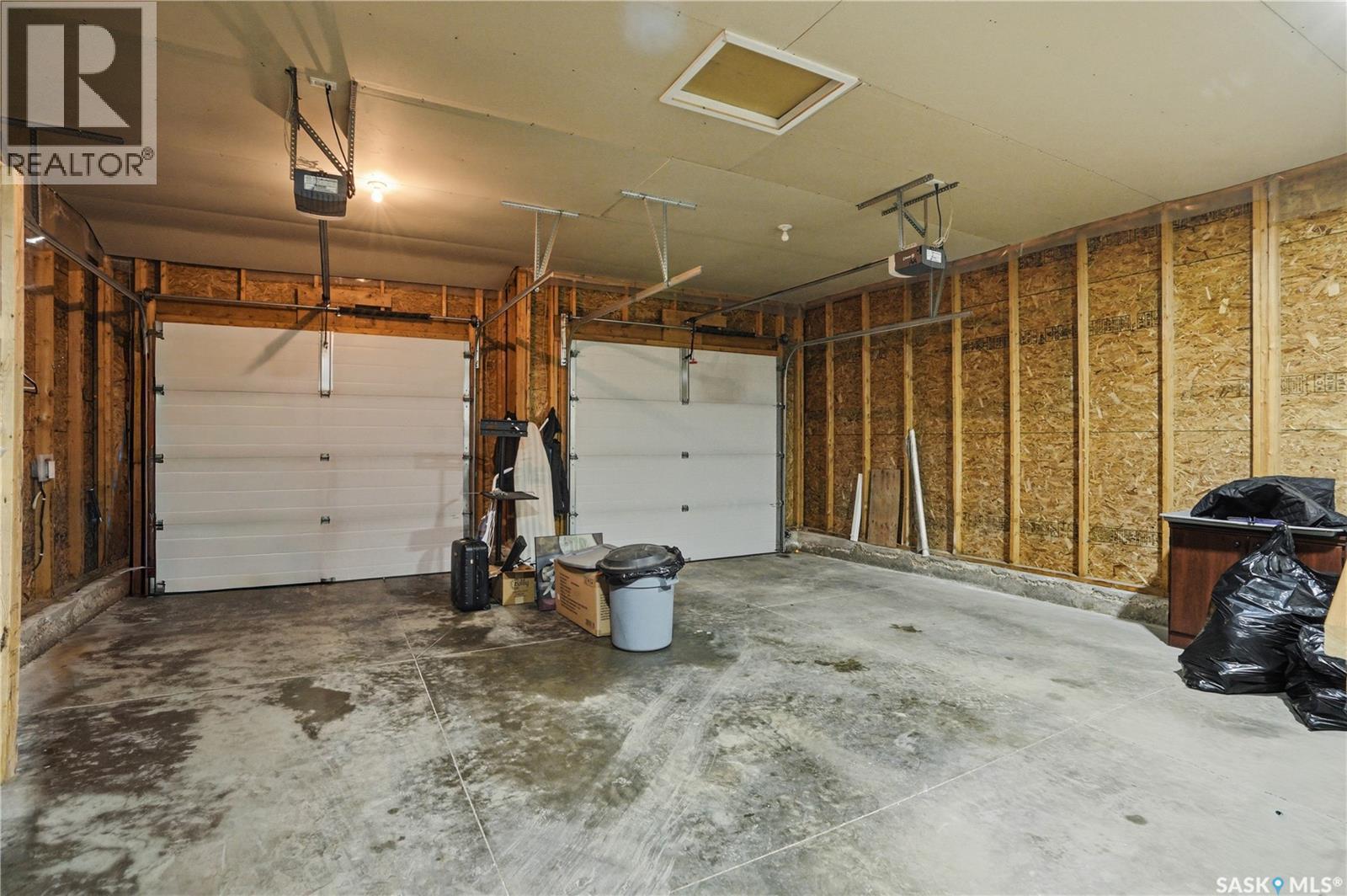 3286 Mcclocklin Road, Saskatoon, SK - Indoor Photo Showing Garage