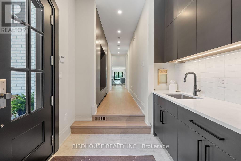 16 & 20 Garden Gate, Brock, ON - Indoor