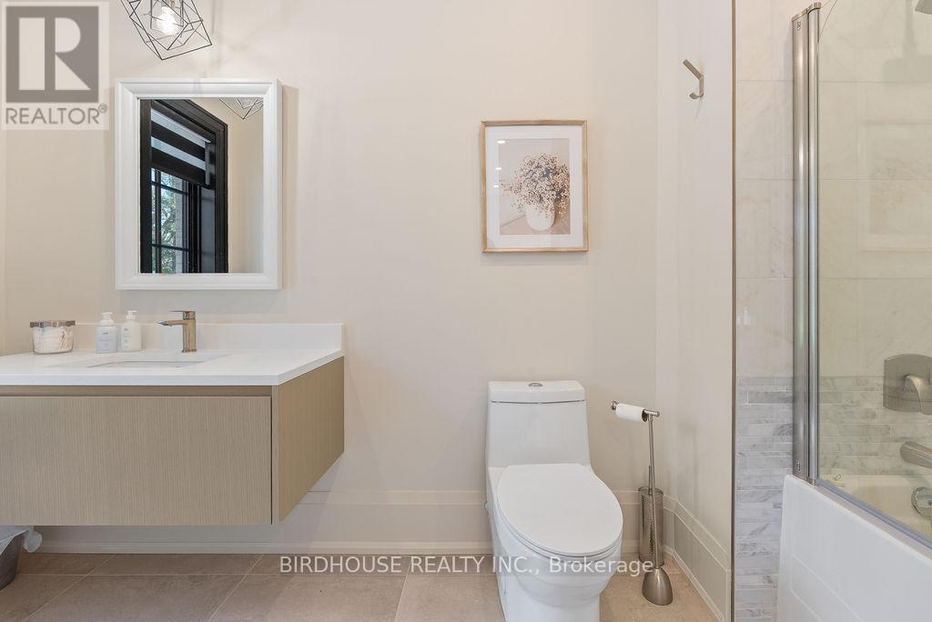 16 & 20 Garden Gate, Brock, ON - Indoor Photo Showing Bathroom