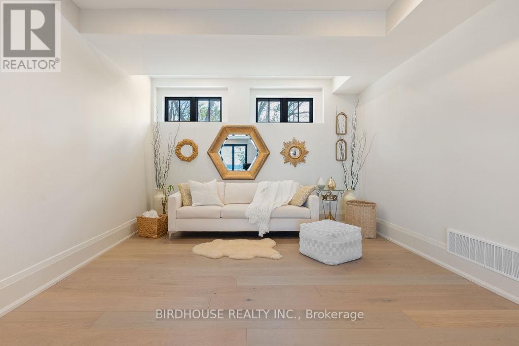 16 & 20 Garden Gate, Brock, ON - Indoor