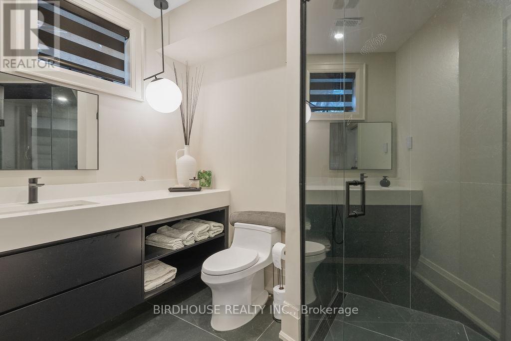 16 & 20 Garden Gate, Brock, ON - Indoor Photo Showing Bathroom