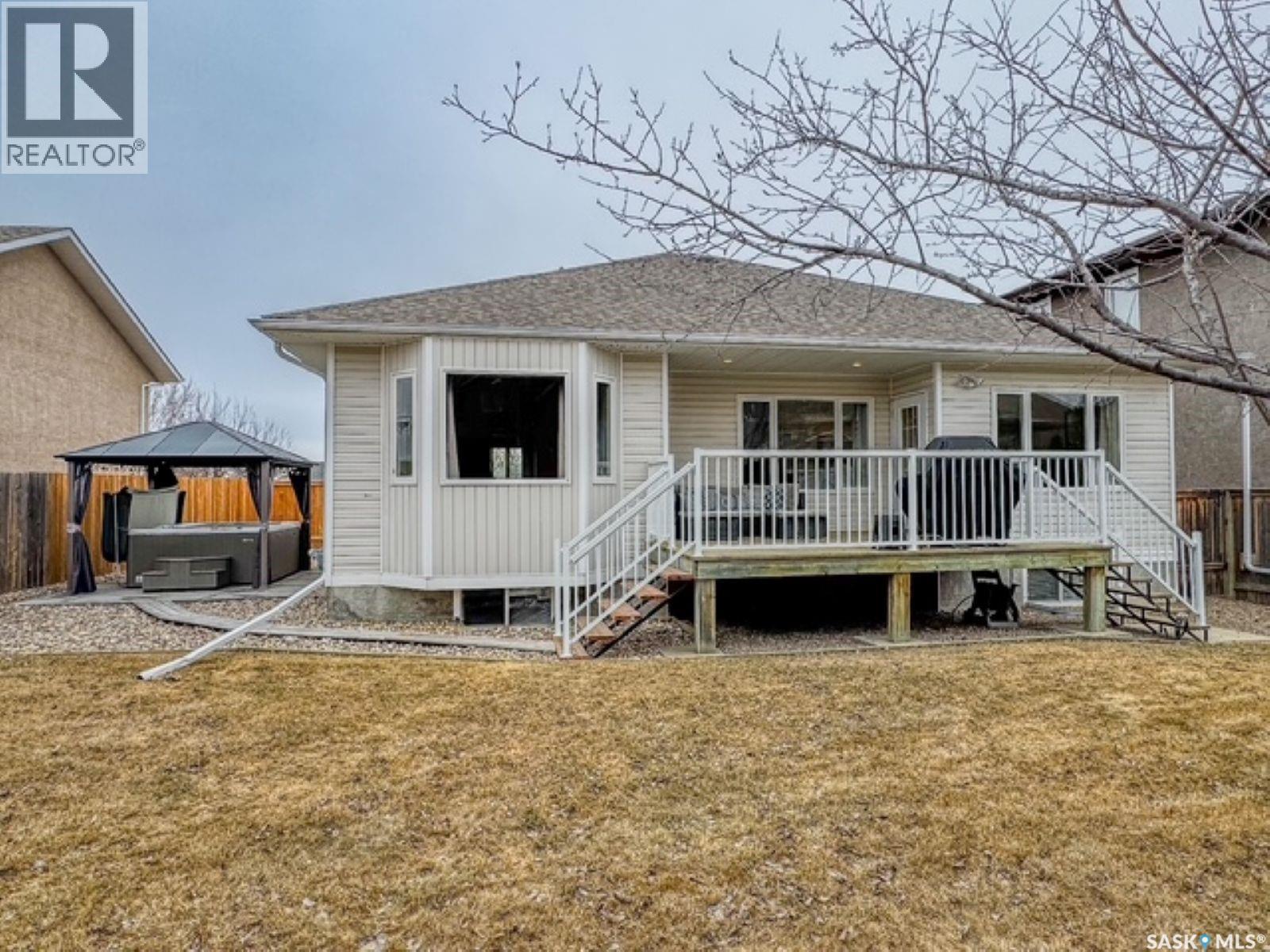 520 Palliser Drive, Swift Current, SK - Outdoor With Deck Patio Veranda