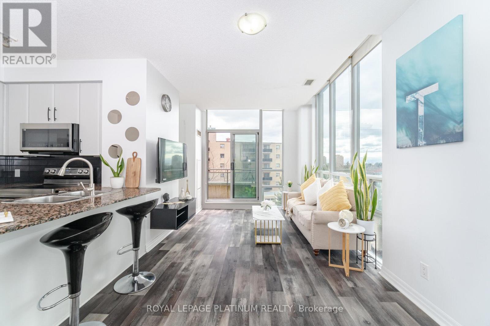 510 - 3515 Kariya Drive, Mississauga, ON - Indoor Photo Showing Kitchen With Double Sink