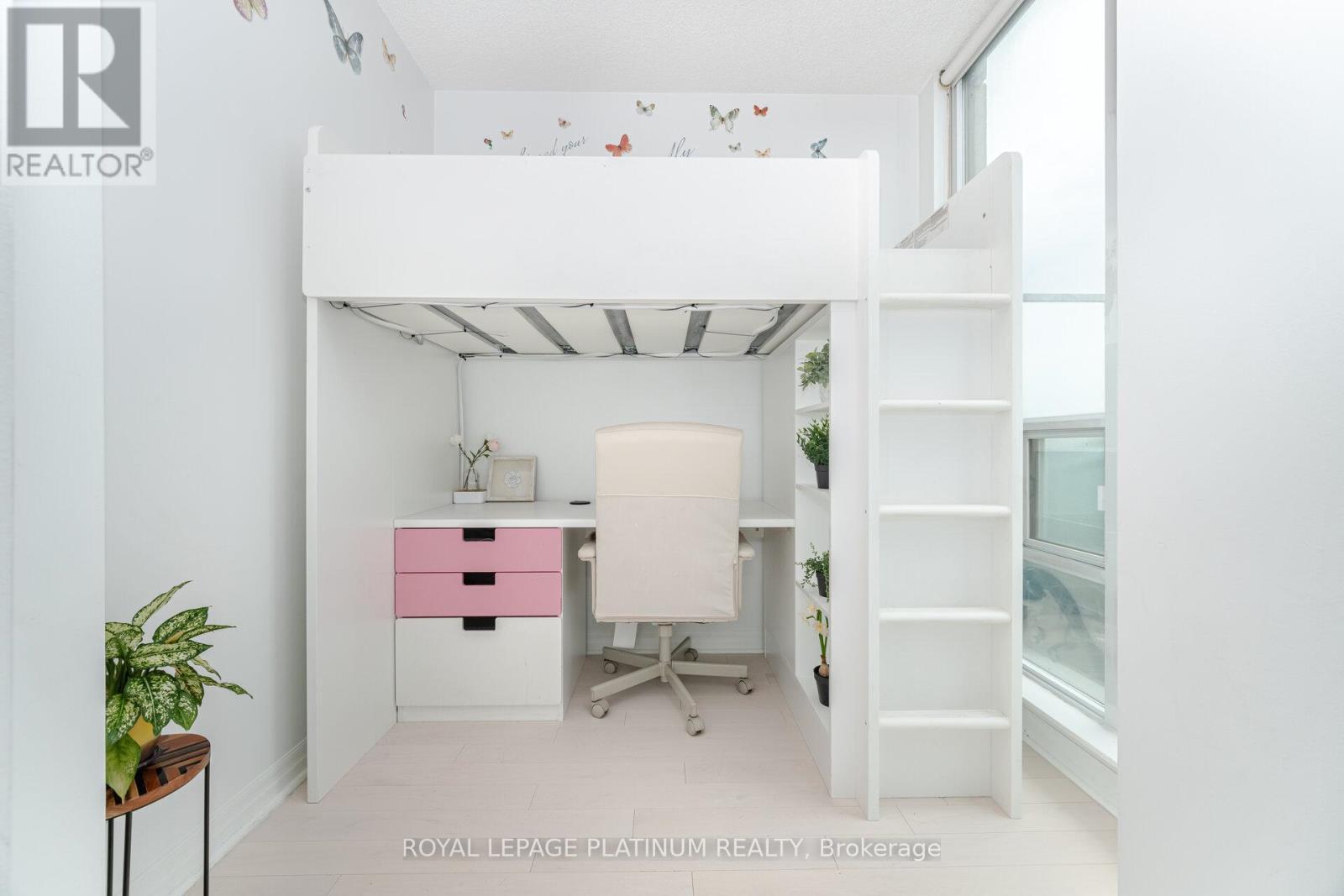 510 - 3515 Kariya Drive, Mississauga, ON - Indoor