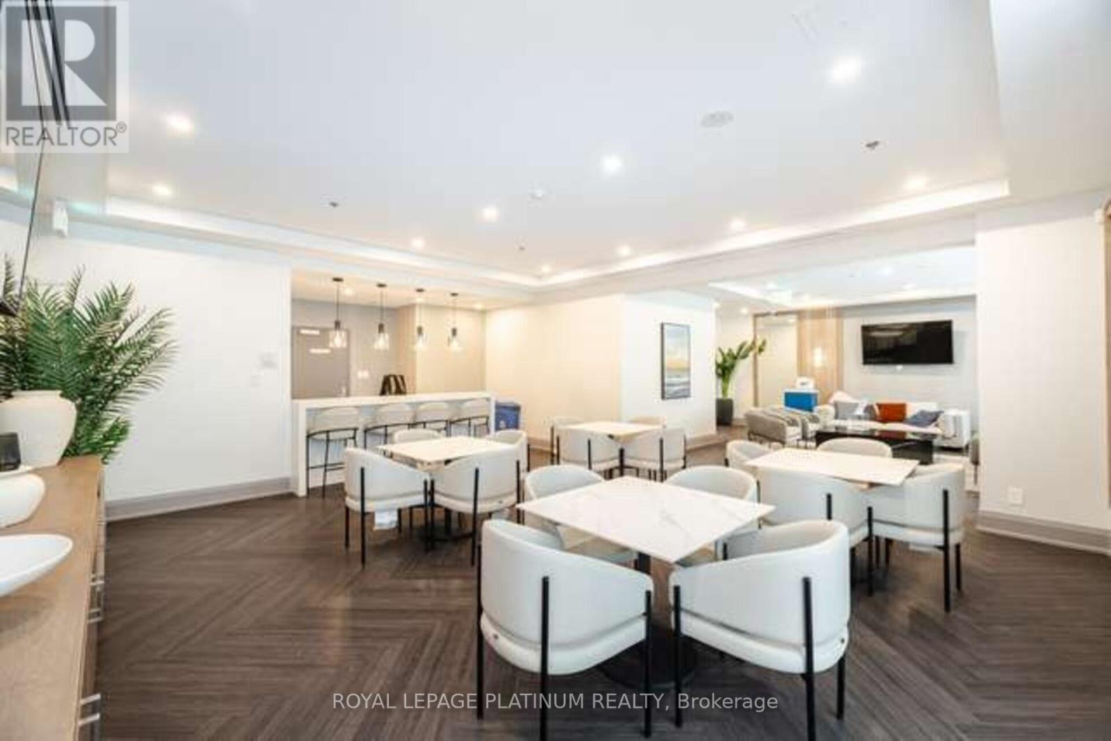 510 - 3515 Kariya Drive, Mississauga, ON - Indoor Photo Showing Dining Room