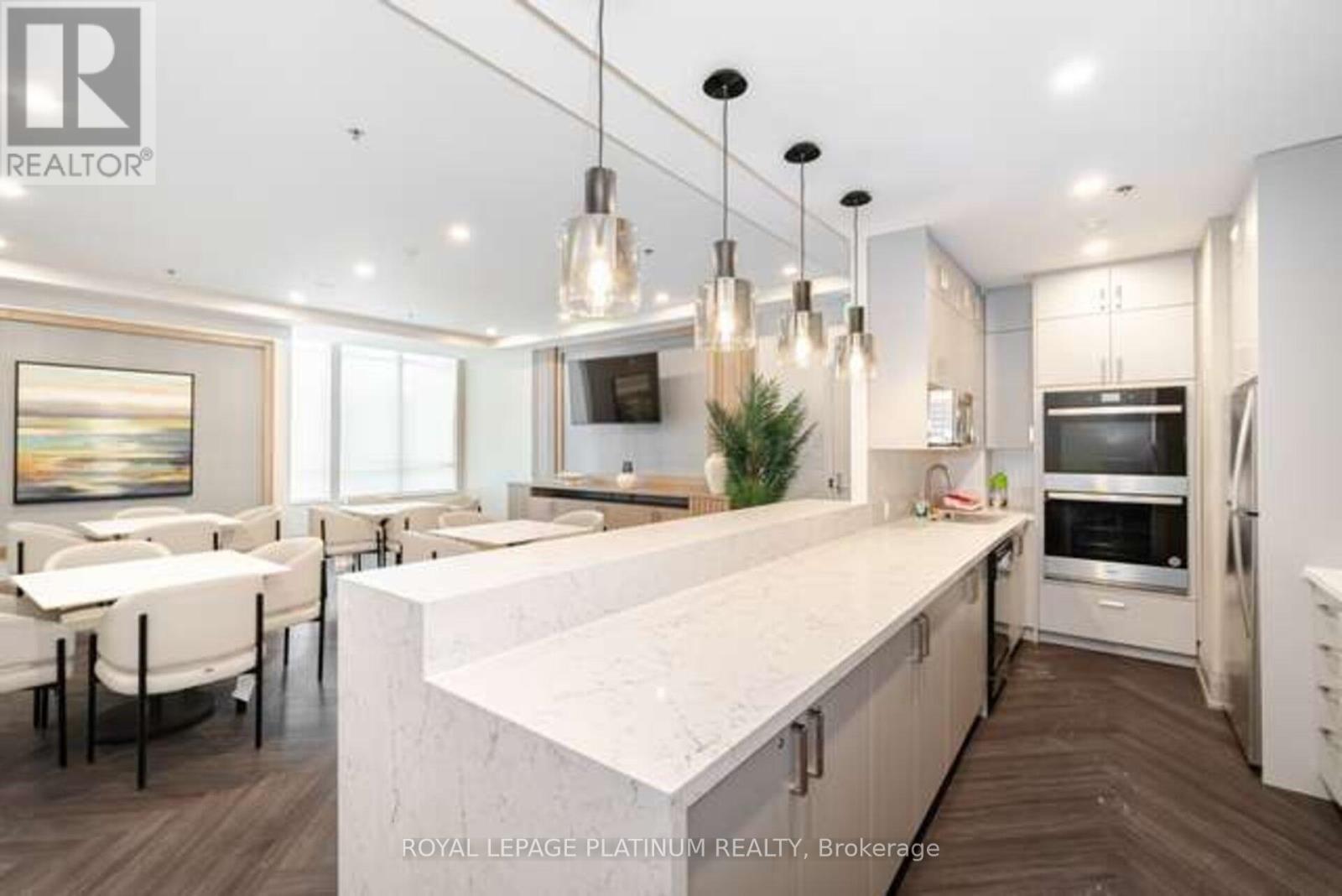 510 - 3515 Kariya Drive, Mississauga, ON - Indoor