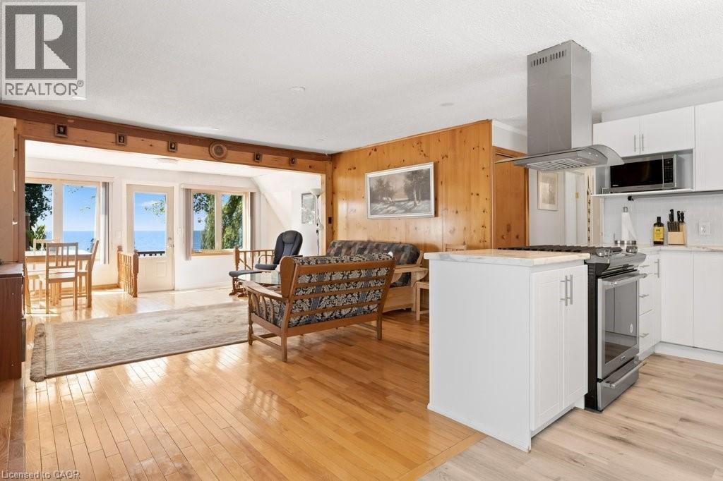 2592 Lakeshore Road, Dunnville, ON - Indoor Photo Showing Kitchen