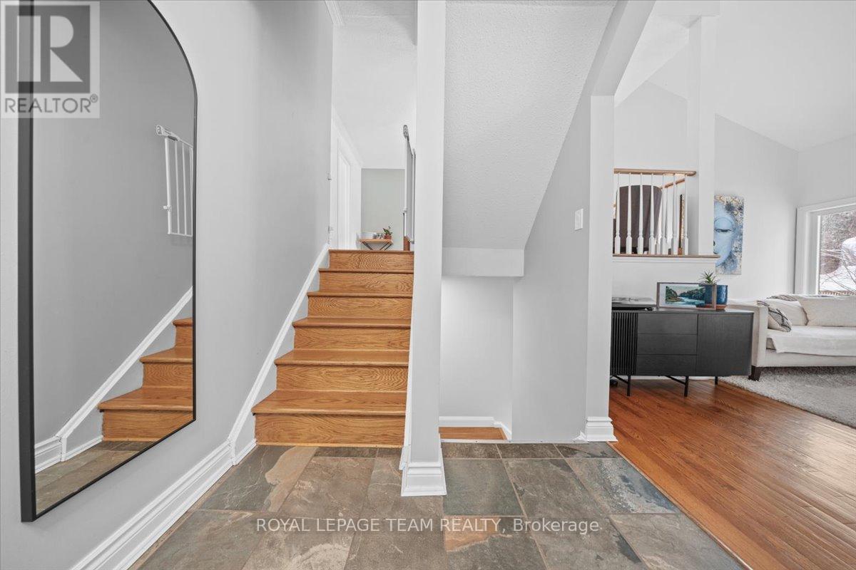 2795 Flannery Drive, Ottawa, ON - Indoor Photo Showing Other Room