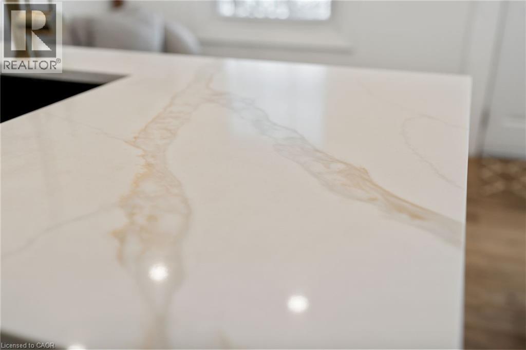 67 Glendale Avenue N, Hamilton, ON - Indoor