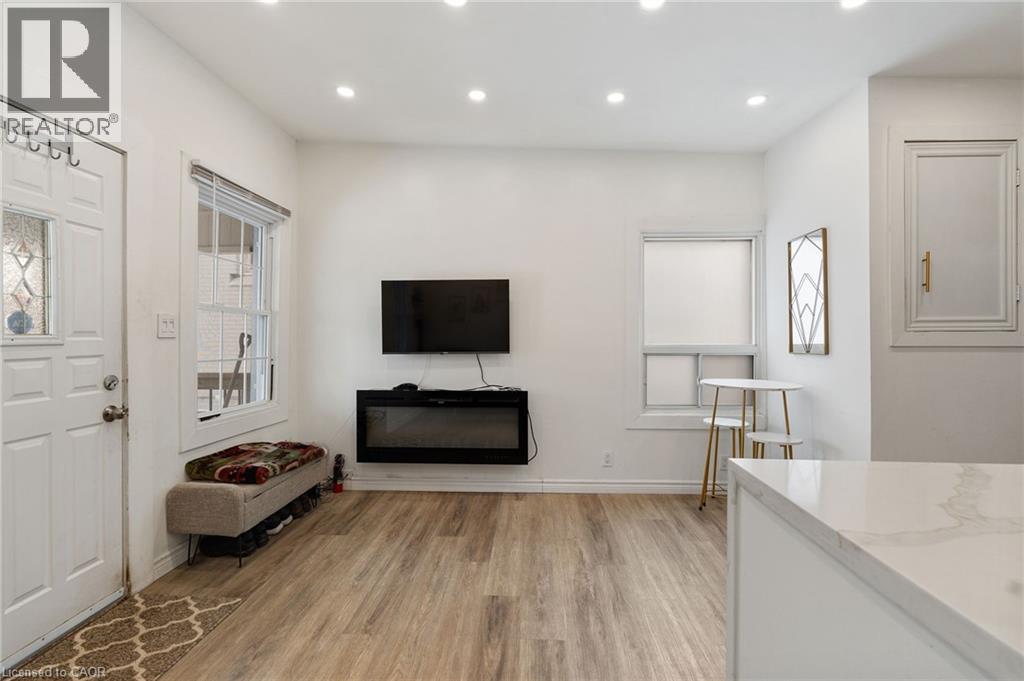 67 Glendale Avenue N, Hamilton, ON - Indoor