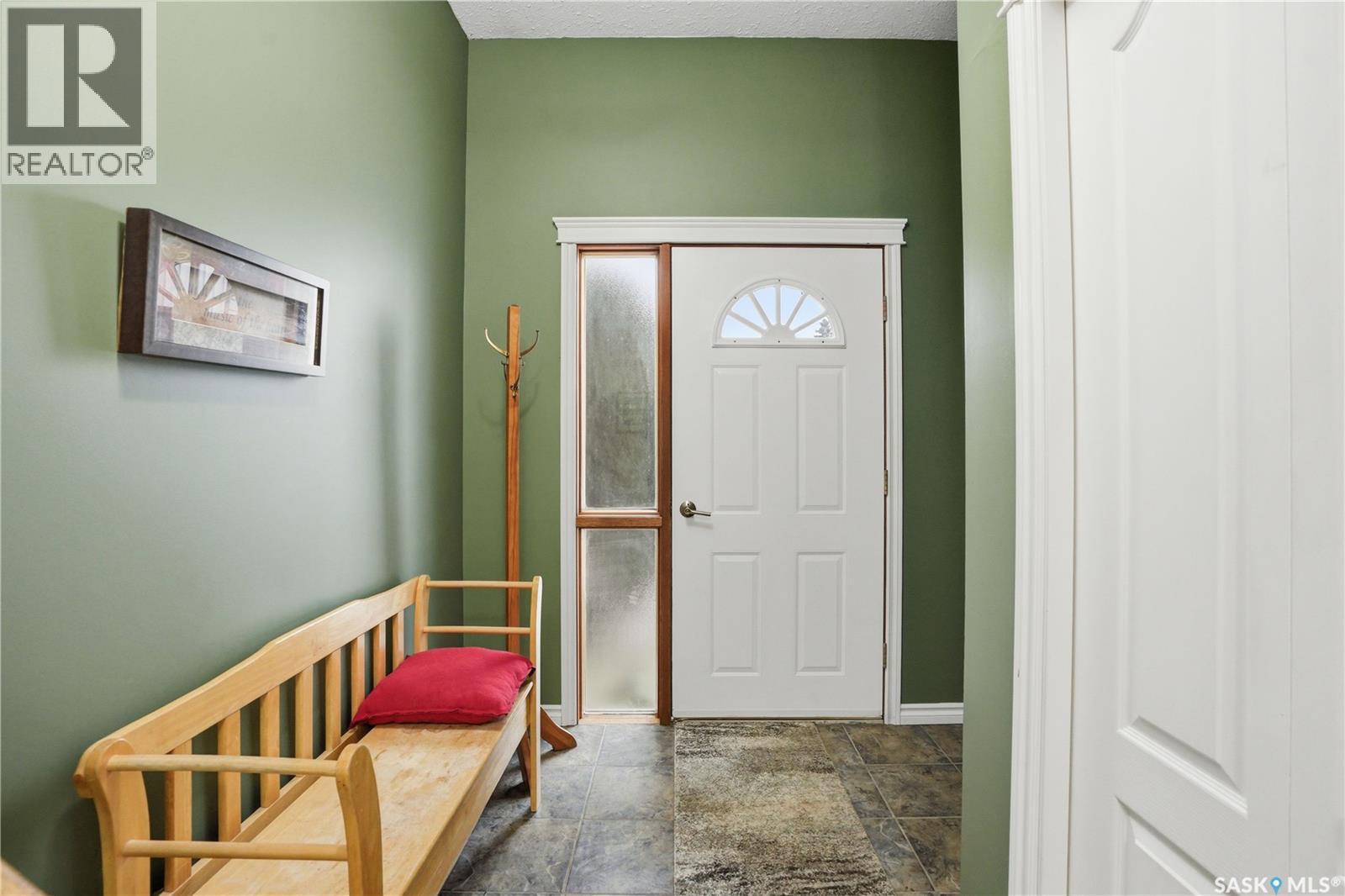 302 Bentham Crescent, Saskatoon, SK - Indoor Photo Showing Other Room