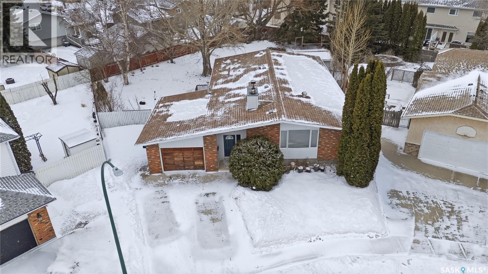 302 Bentham Crescent, Saskatoon, SK - Outdoor