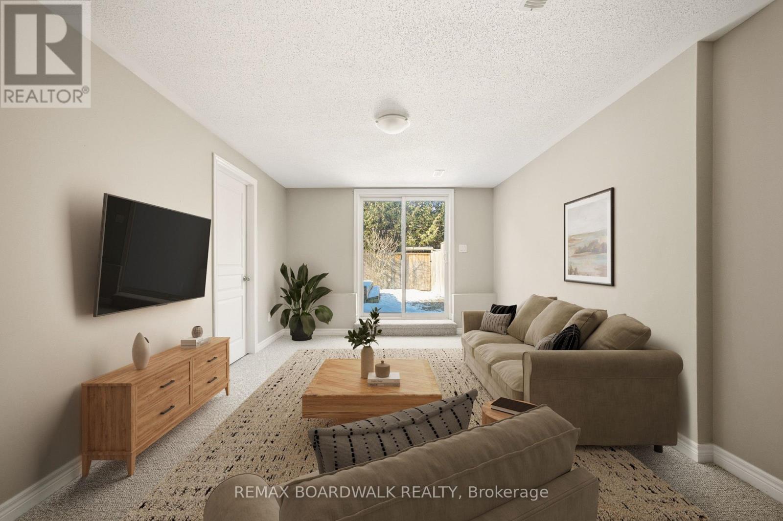 32 Code Crescent, Carleton Place, ON - Indoor Photo Showing Living Room
