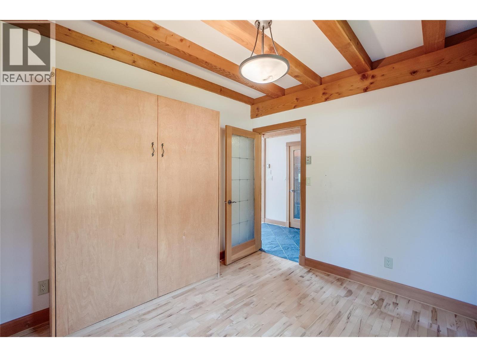 130 8Th Street N, Kaslo, BC - Indoor Photo Showing Other Room