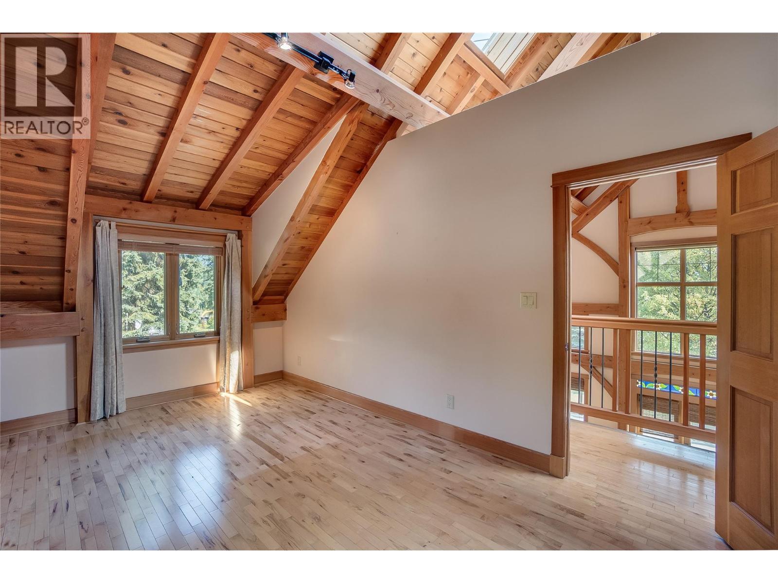 130 8Th Street N, Kaslo, BC - Indoor Photo Showing Other Room