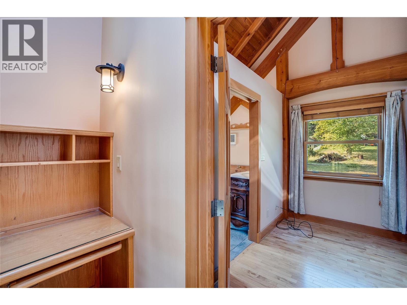 130 8Th Street N, Kaslo, BC - Indoor Photo Showing Other Room