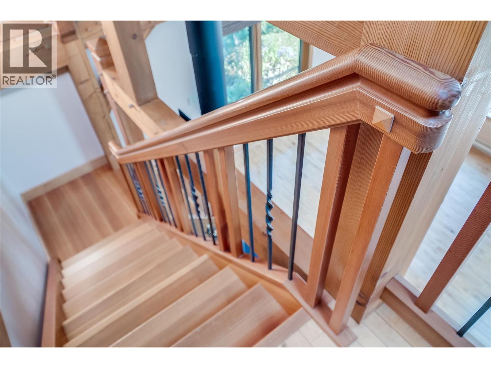 130 8Th Street N, Kaslo, BC - Indoor Photo Showing Other Room