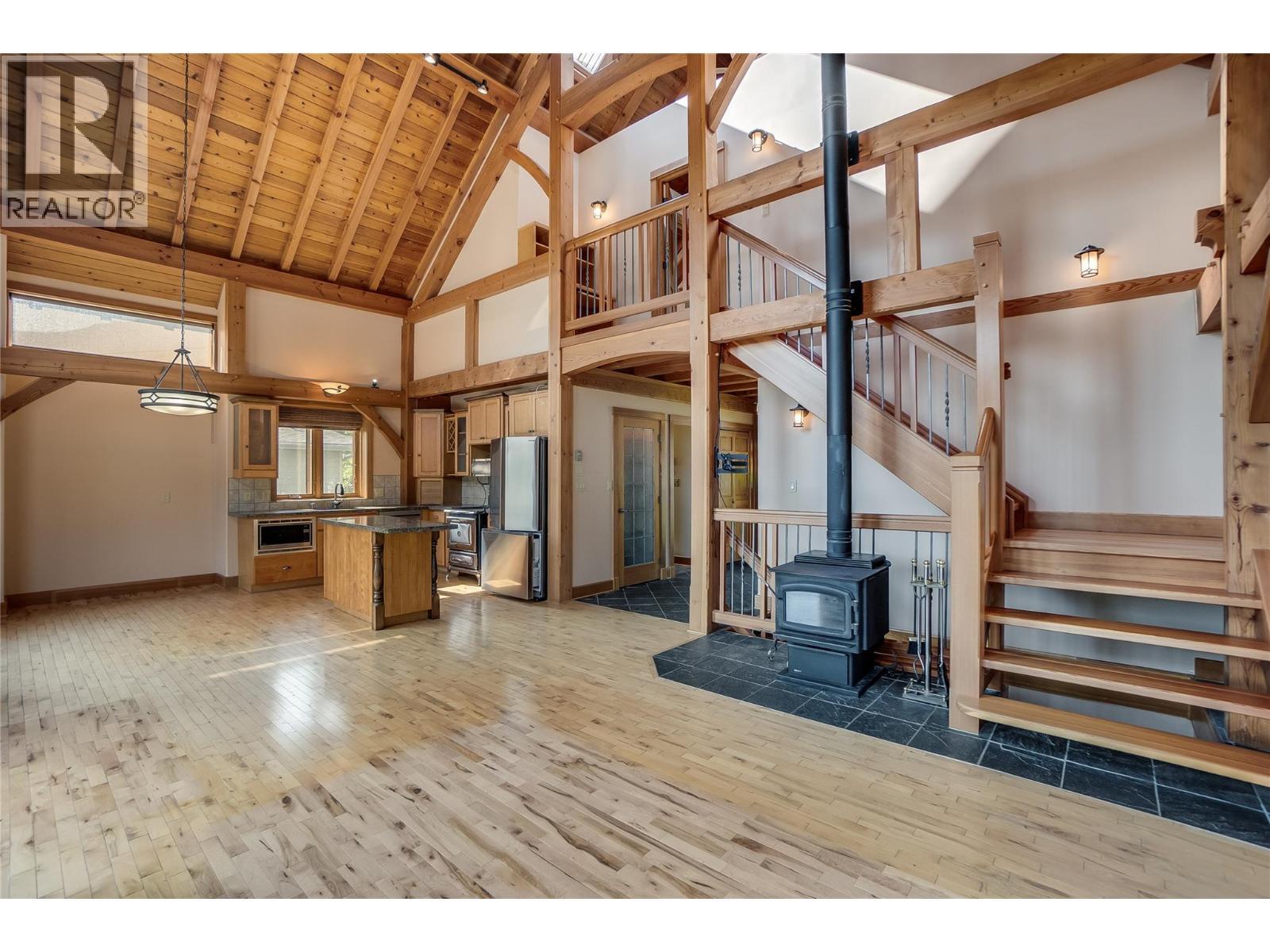 130 8Th Street N, Kaslo, BC - Indoor Photo Showing Other Room