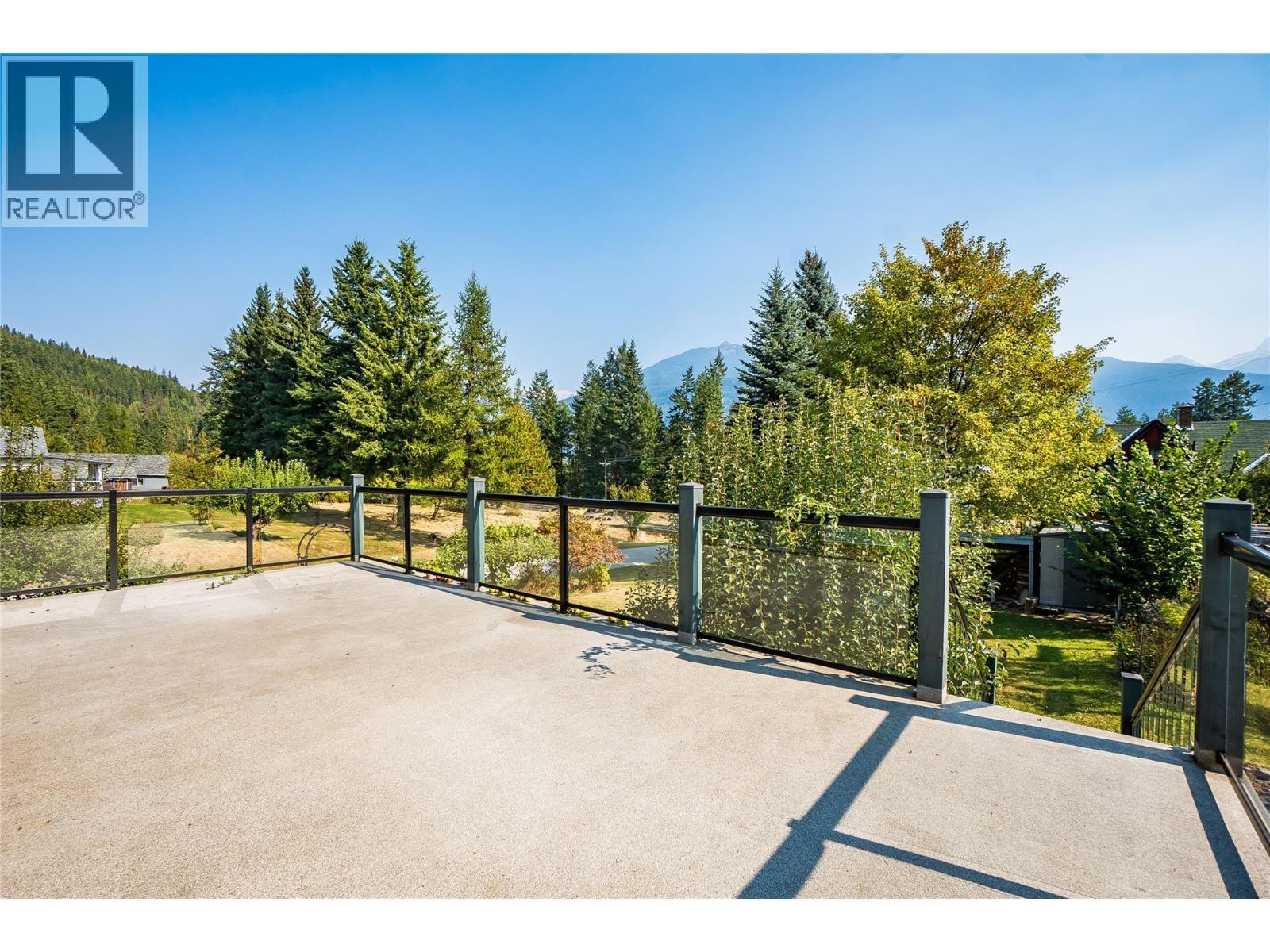 130 8Th Street N, Kaslo, BC - Outdoor