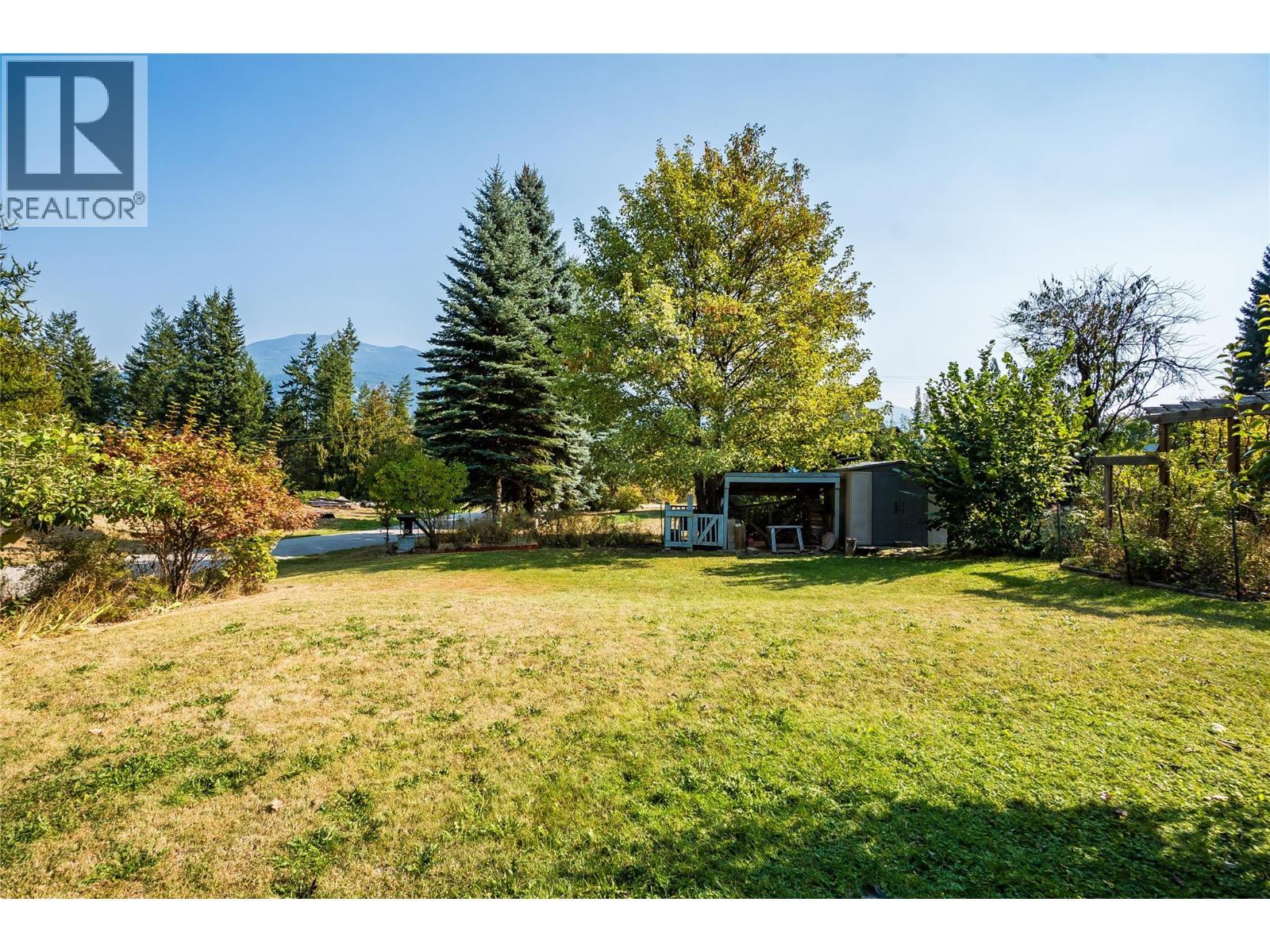 130 8Th Street N, Kaslo, BC - Outdoor