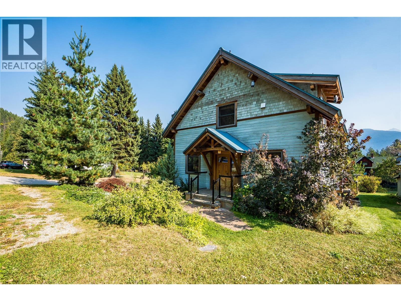 130 8Th Street N, Kaslo, BC - Outdoor