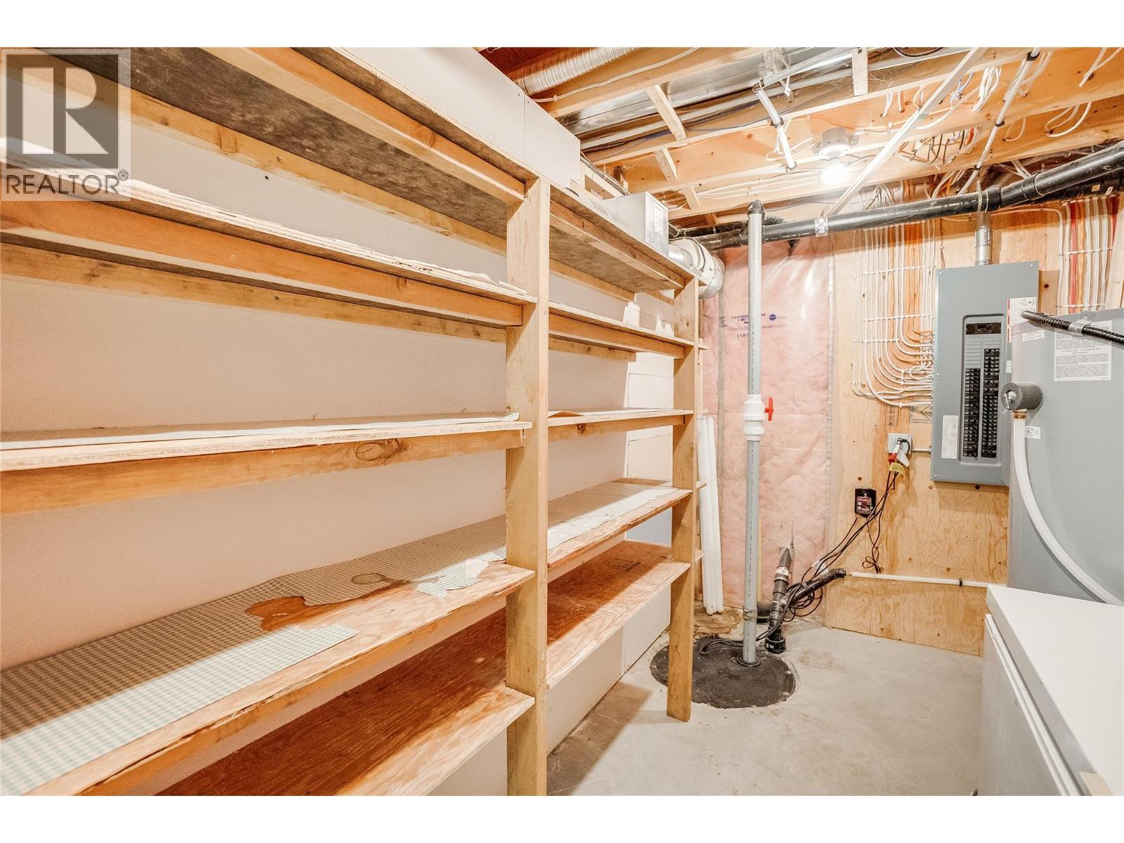 130 8Th Street N, Kaslo, BC - Indoor Photo Showing Basement