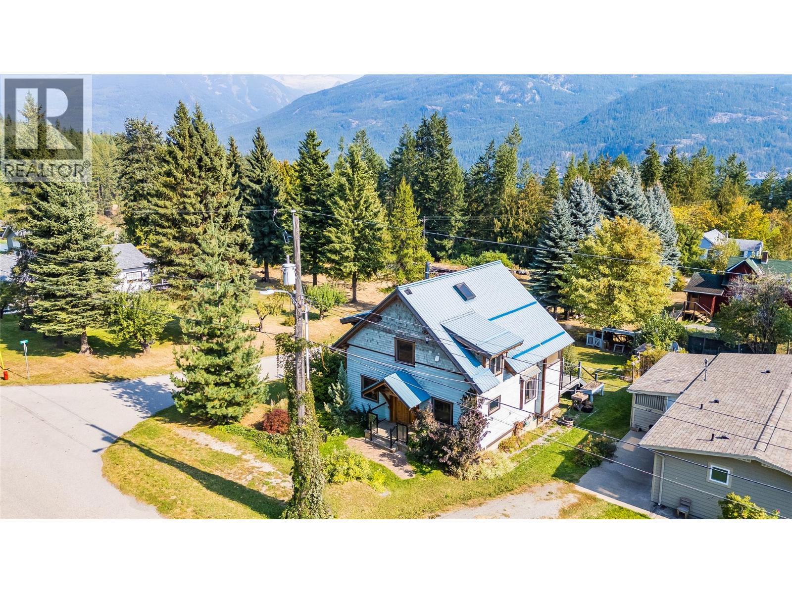 130 8Th Street N, Kaslo, BC - Outdoor With View