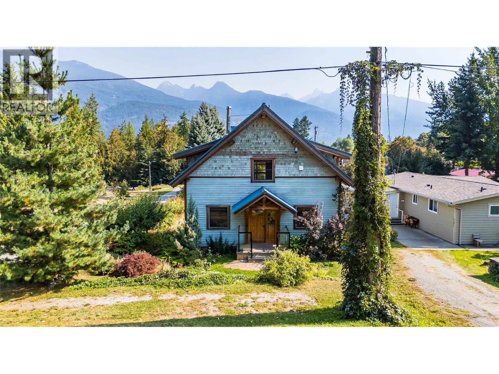 130 8Th Street N, Kaslo, BC - Outdoor