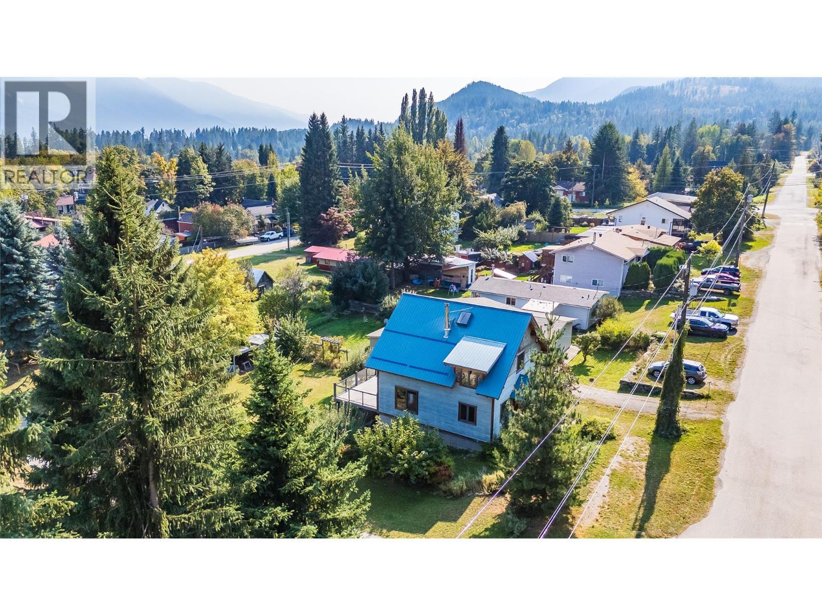 130 8Th Street N, Kaslo, BC - Outdoor With View