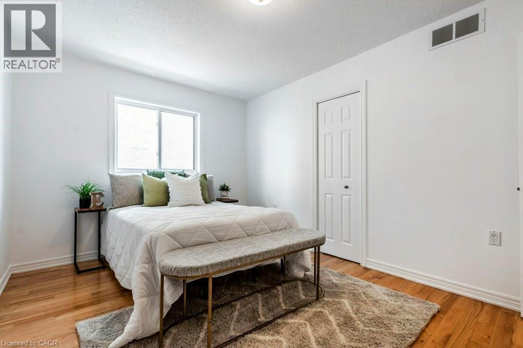 62 Spadara Drive, Hamilton, ON - Indoor Photo Showing Bedroom