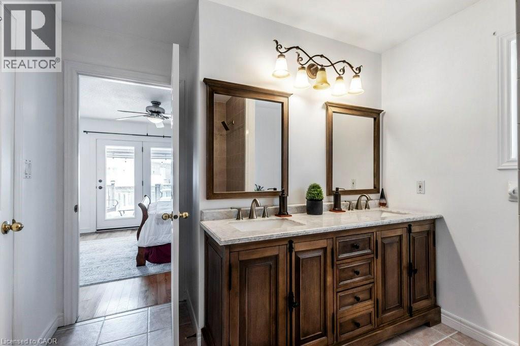 62 Spadara Drive, Hamilton, ON - Indoor Photo Showing Bathroom