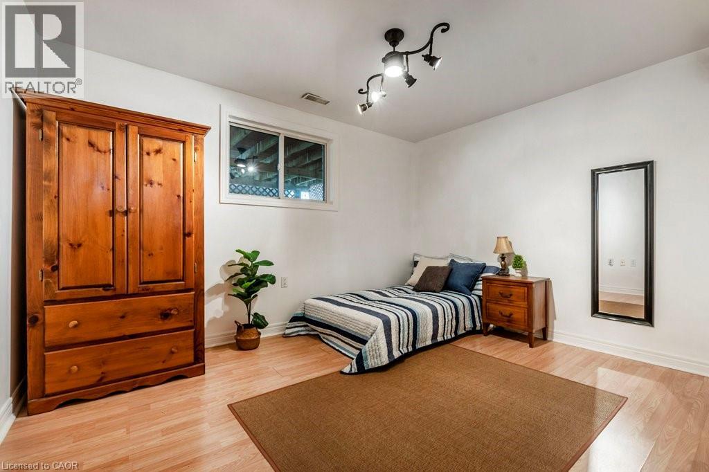 62 Spadara Drive, Hamilton, ON - Indoor Photo Showing Bedroom