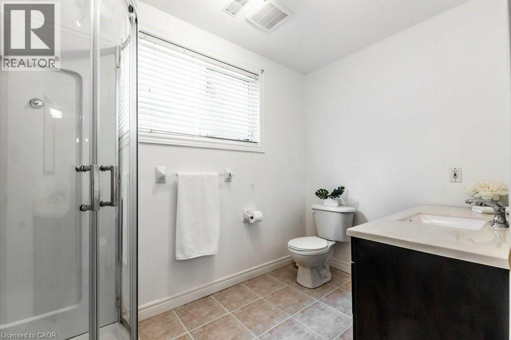 62 Spadara Drive, Hamilton, ON - Indoor Photo Showing Bathroom