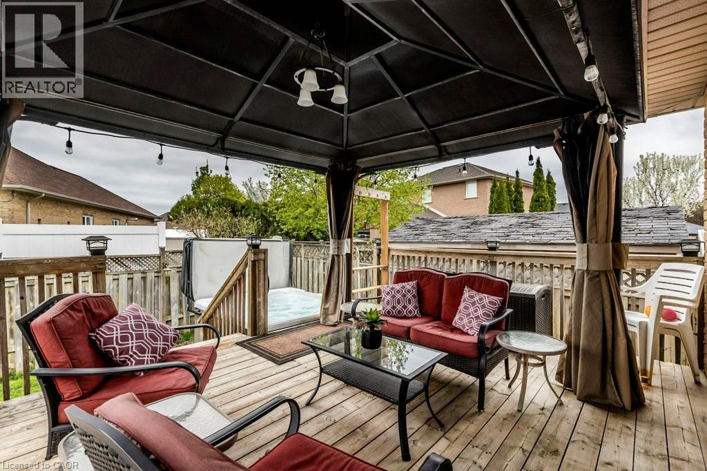 62 Spadara Drive, Hamilton, ON - Outdoor With Deck Patio Veranda With Exterior